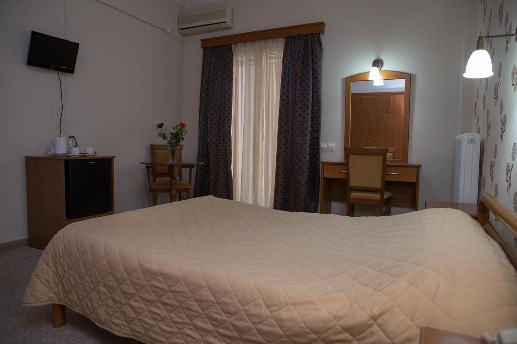 Hotel Liberty Mesolóngion Dış mekan fotoğraf